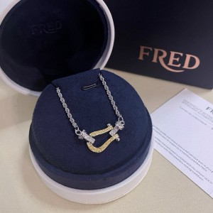 프레드 목걸이