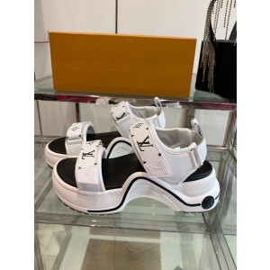 루이비통 여자 샌들 5cm