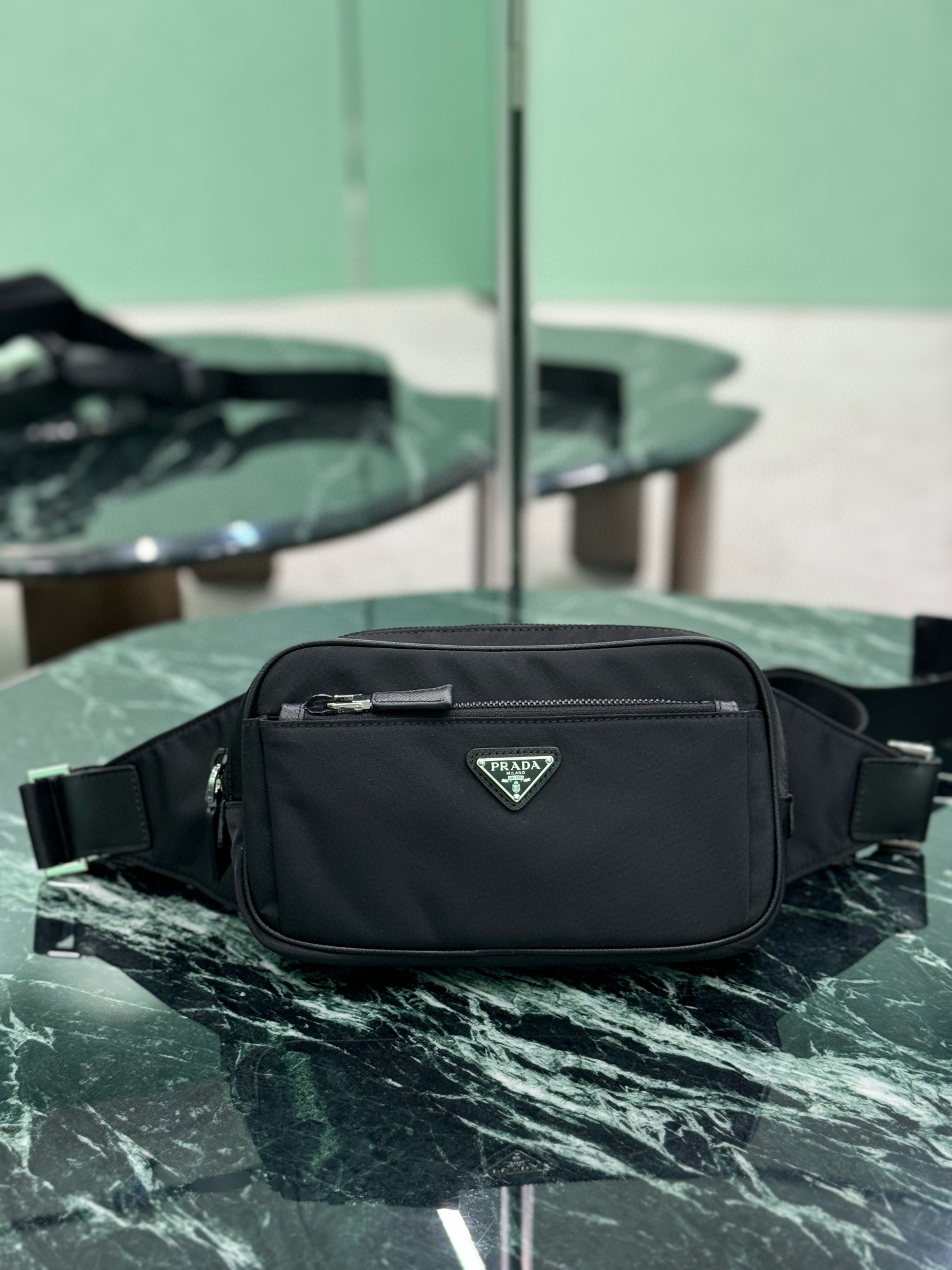 프라다 2VL977 벨트백 힙색 슬링백 허리가방