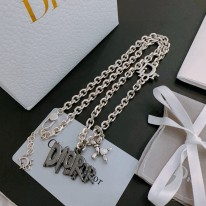디올 목걸이