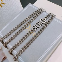 디올 목걸이