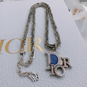 디올 목걸이