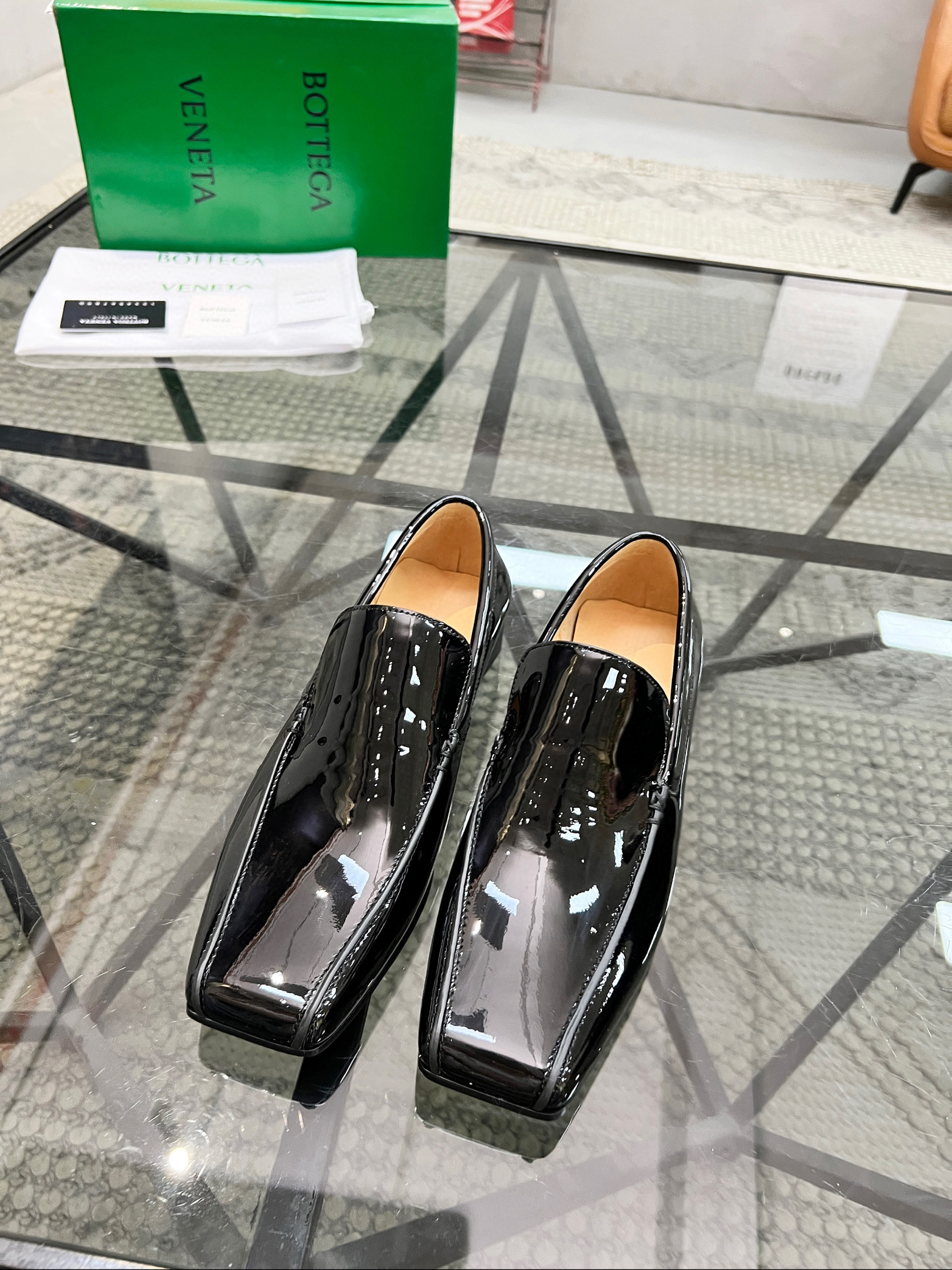 보테가베네타 남녀공용 구두