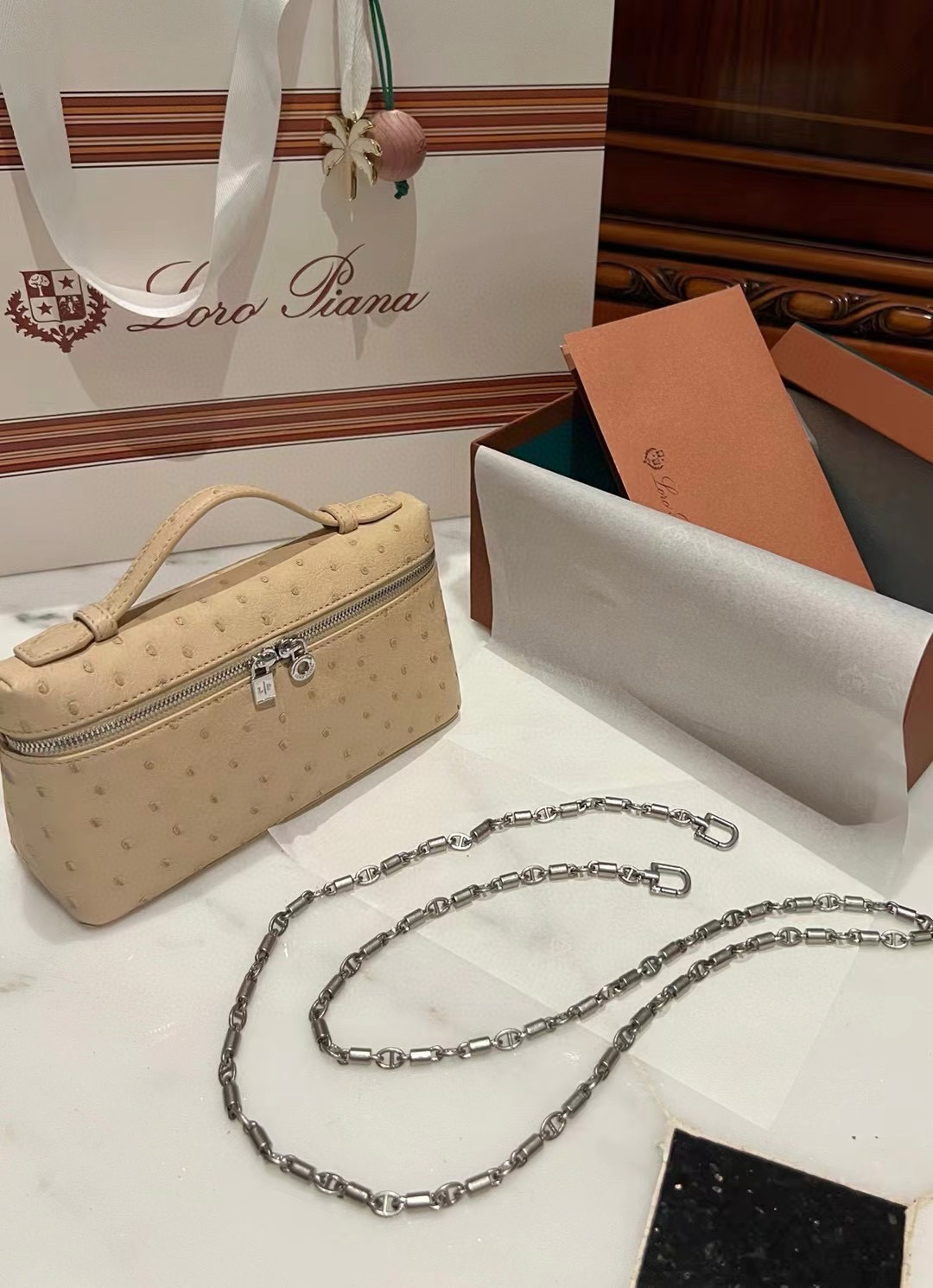 로로피아나 여자가방