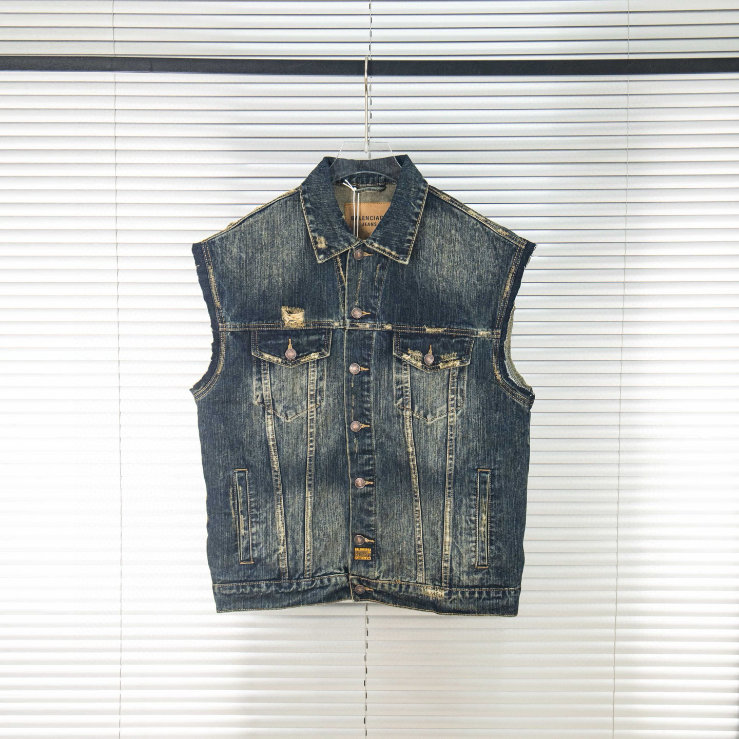 발렌시아가 남자 조끼