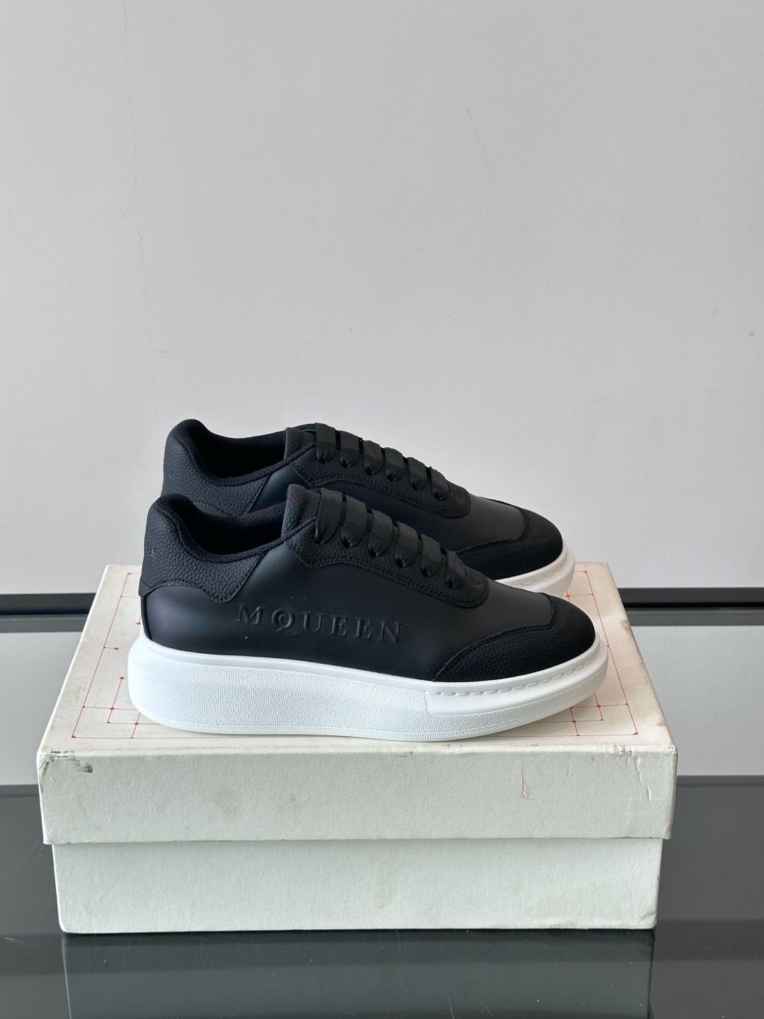  알렉산더 맥퀸 남녀공용 신발 운동화 스니커즈