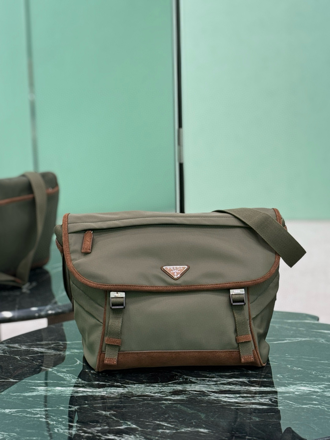 프라다 2VD052 라지 남자가방