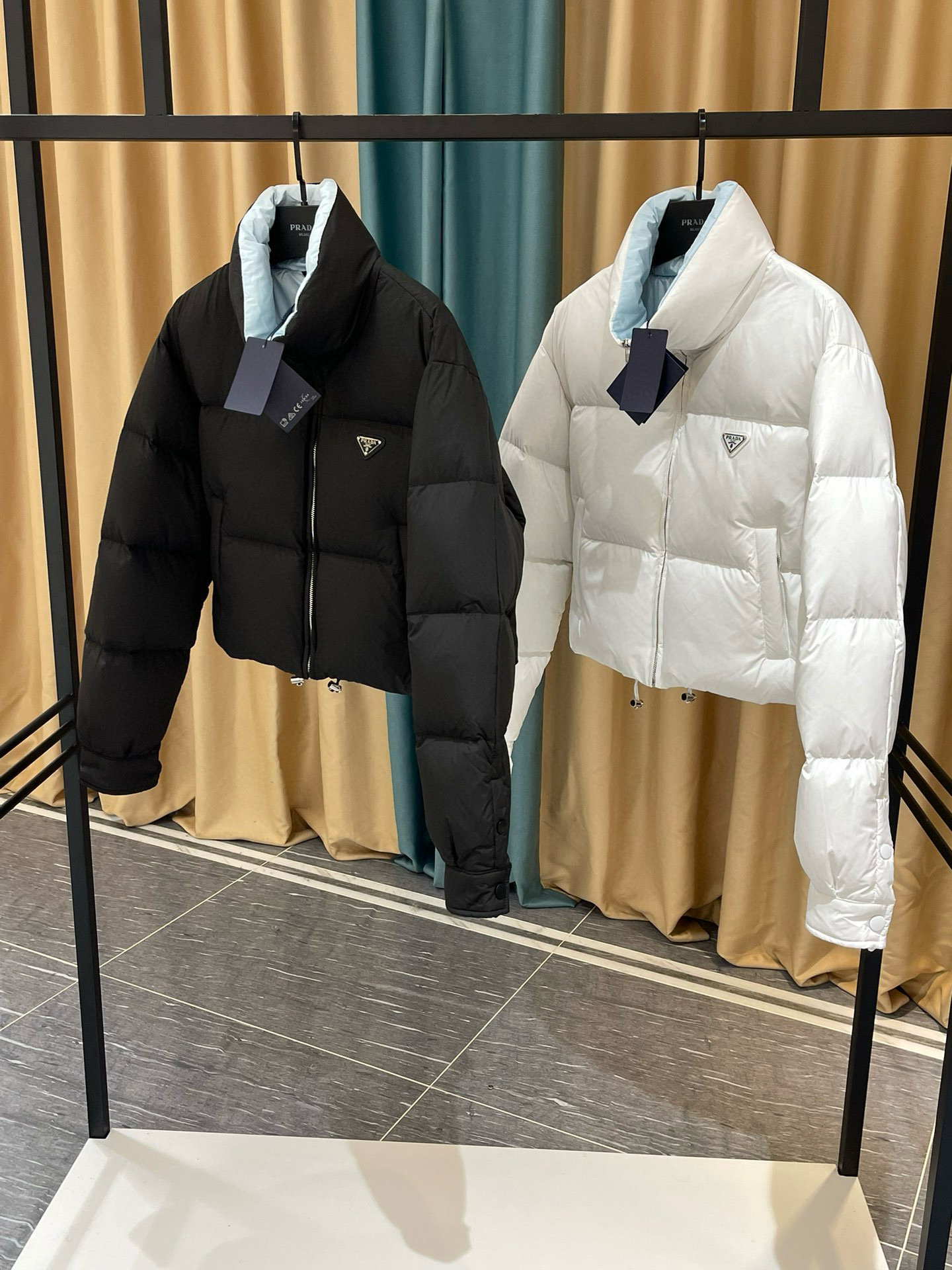 프라다 2컬러 여자 패딩