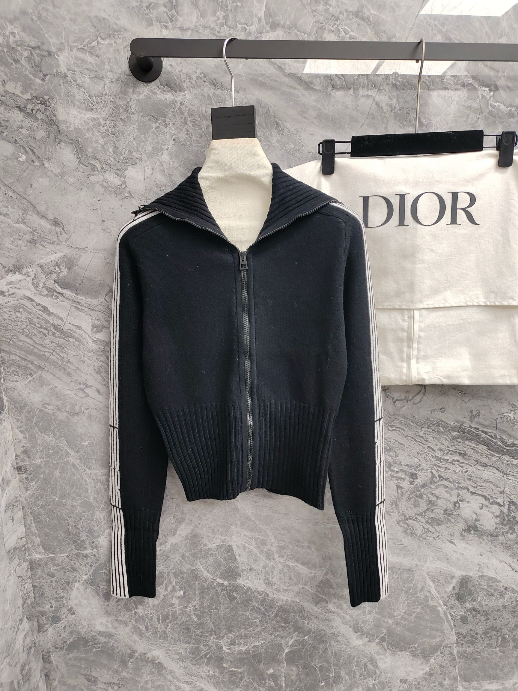 디올 여자 가디건