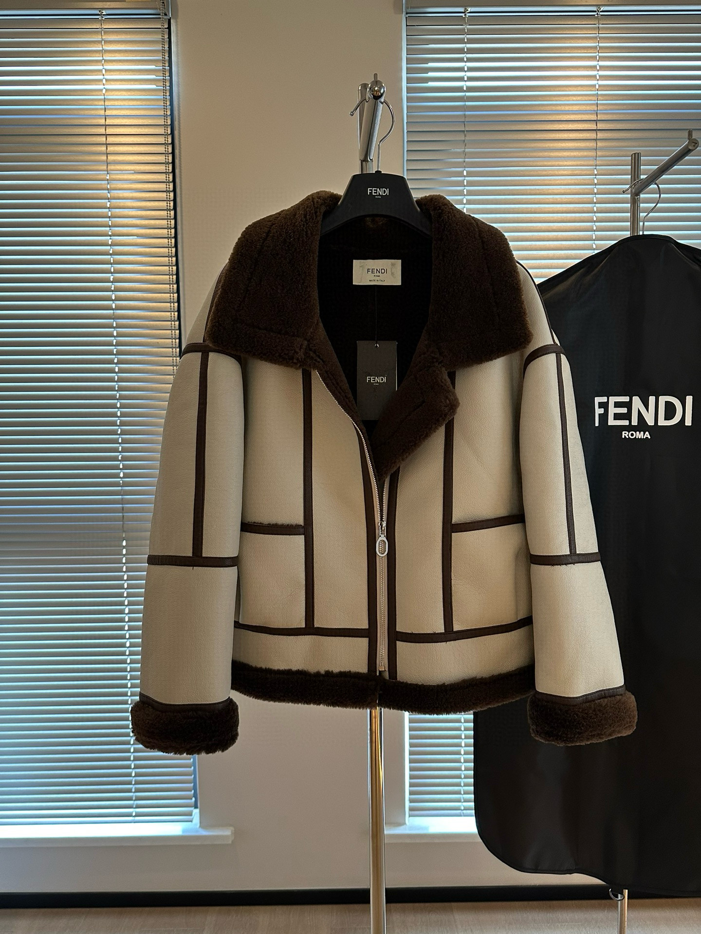 펜디 여자 패딩