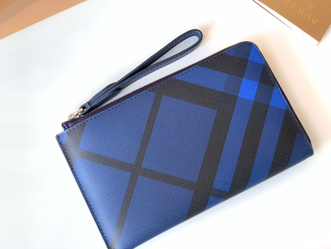 버버리 클러치백