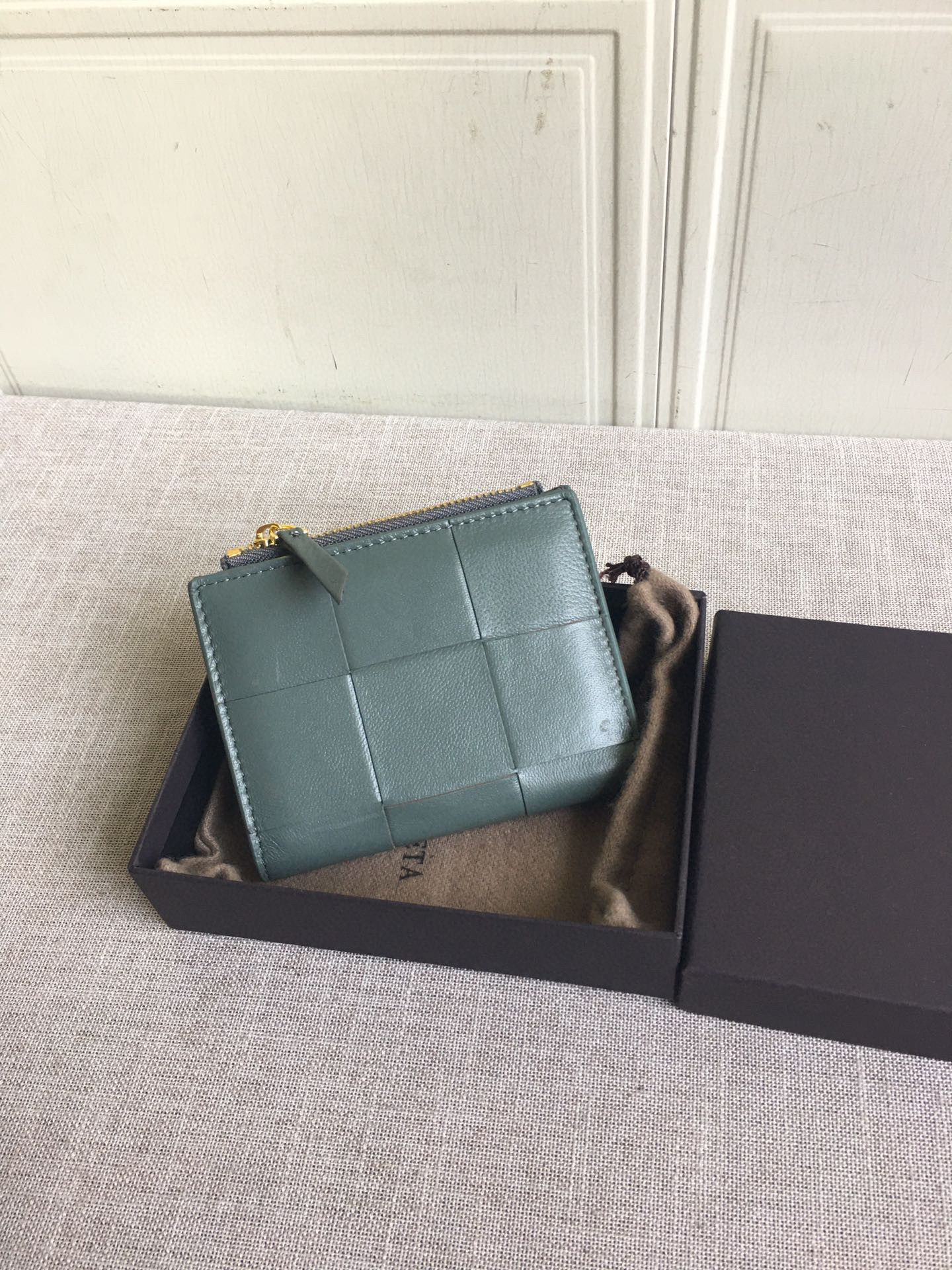 보테가베네타 남녀공용 지갑