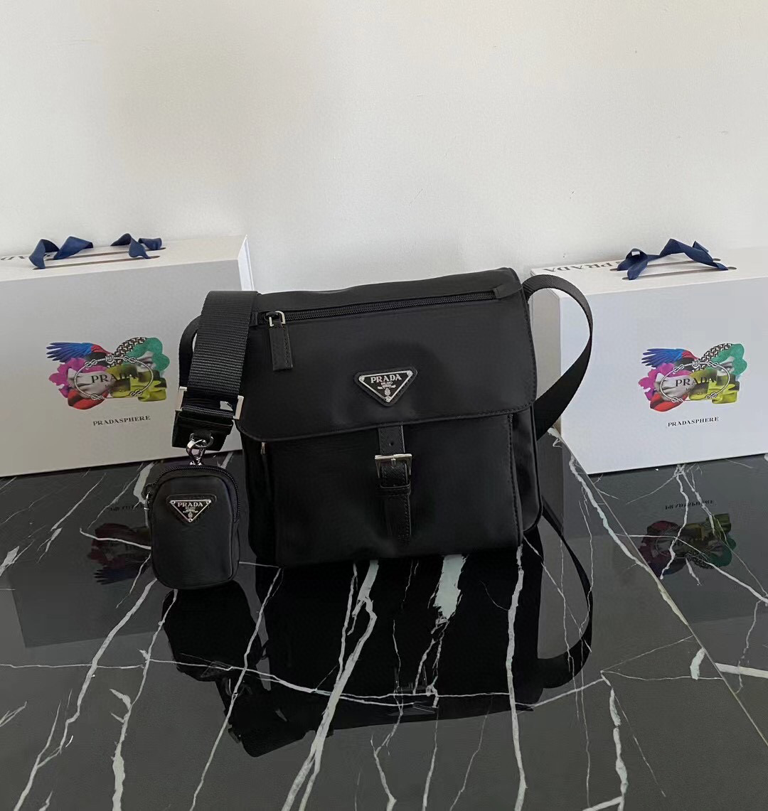 프라다 남자가방 1BD994B