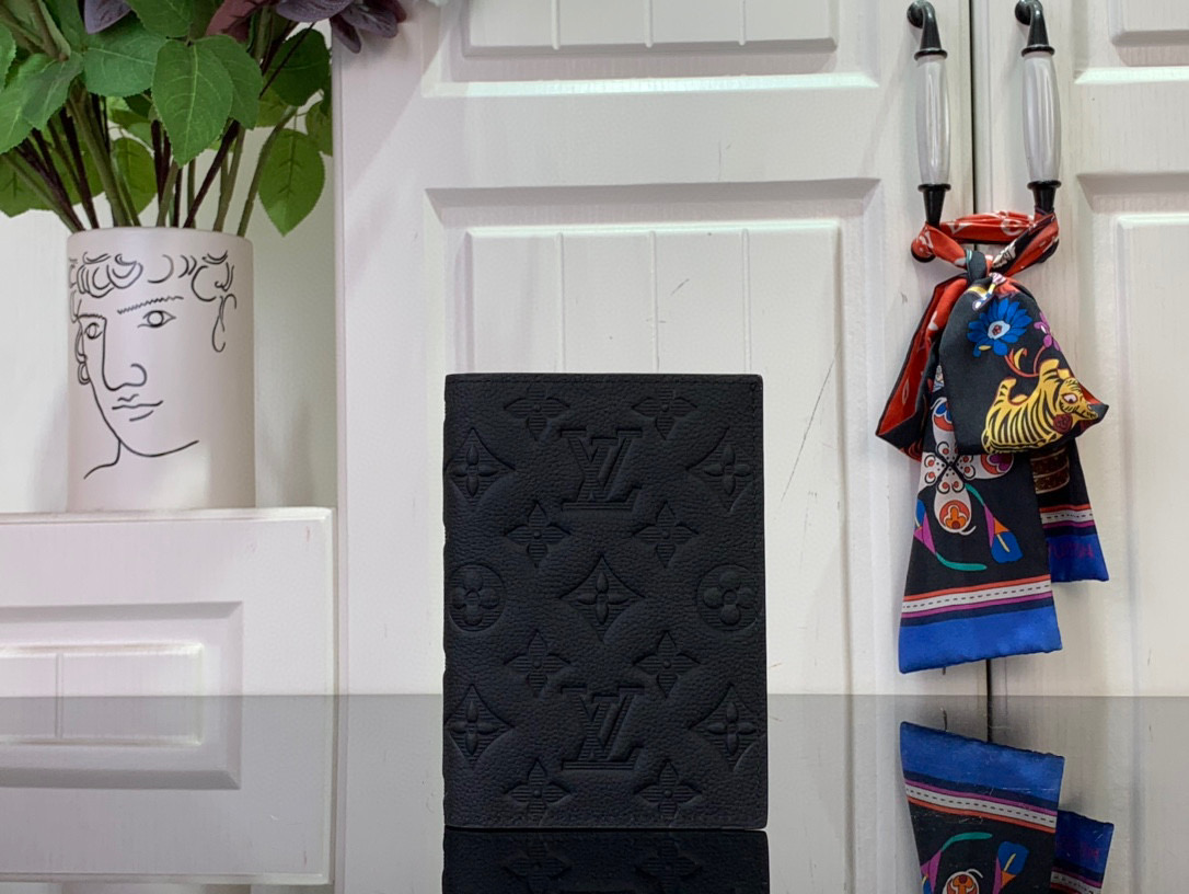 루이비통 남자 반지갑 m13187