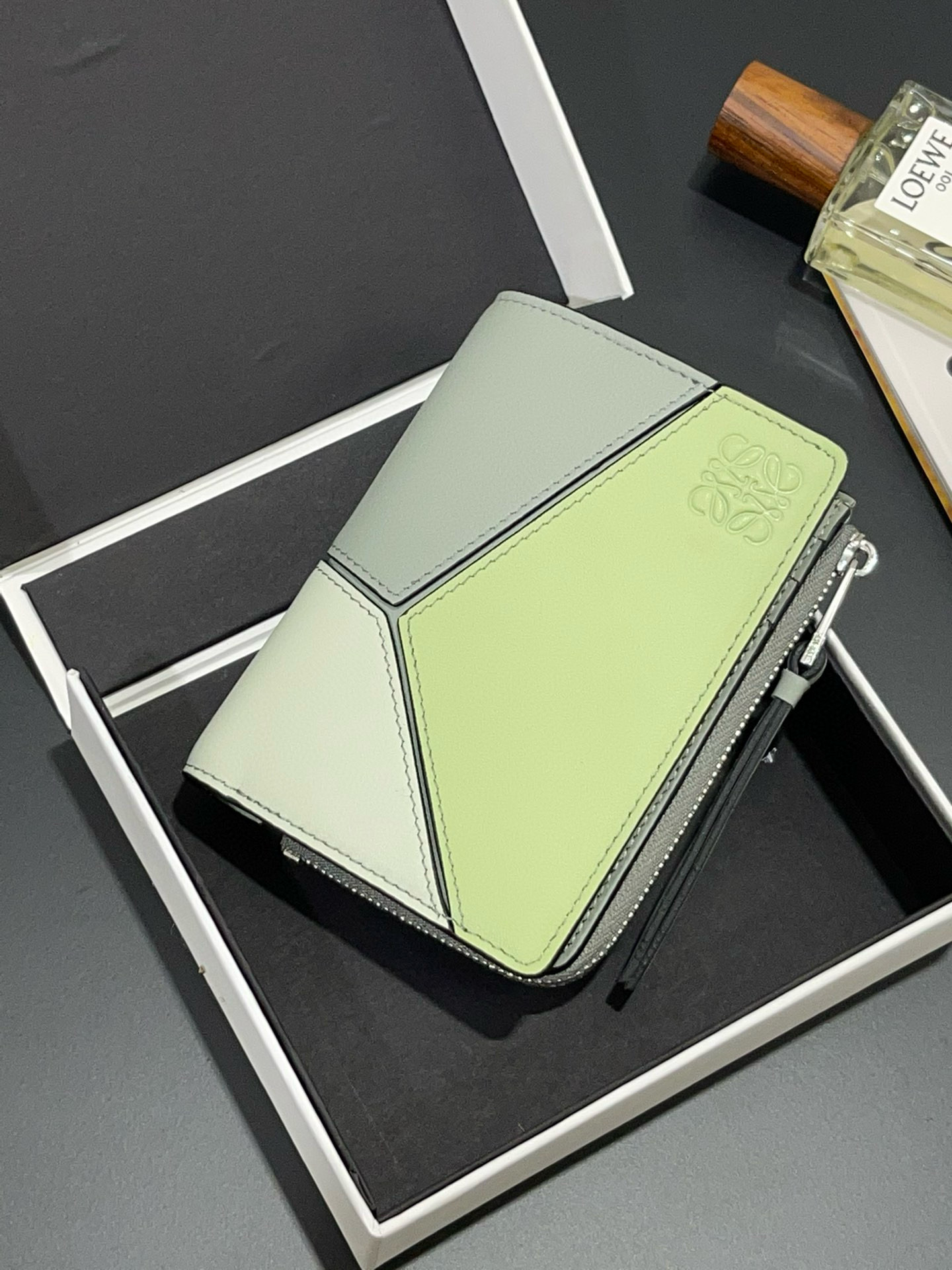 로에베 여자 반지갑