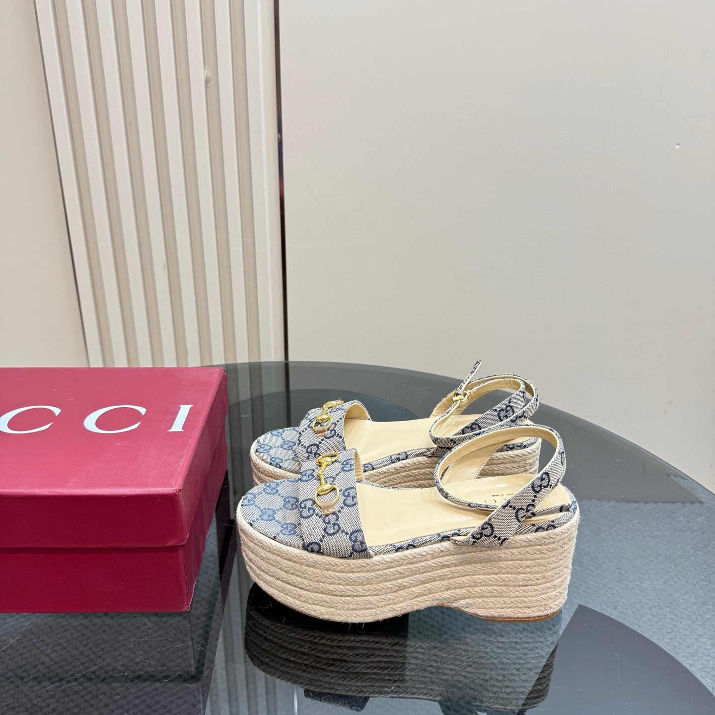 구찌 여자 샌들 7.5cm