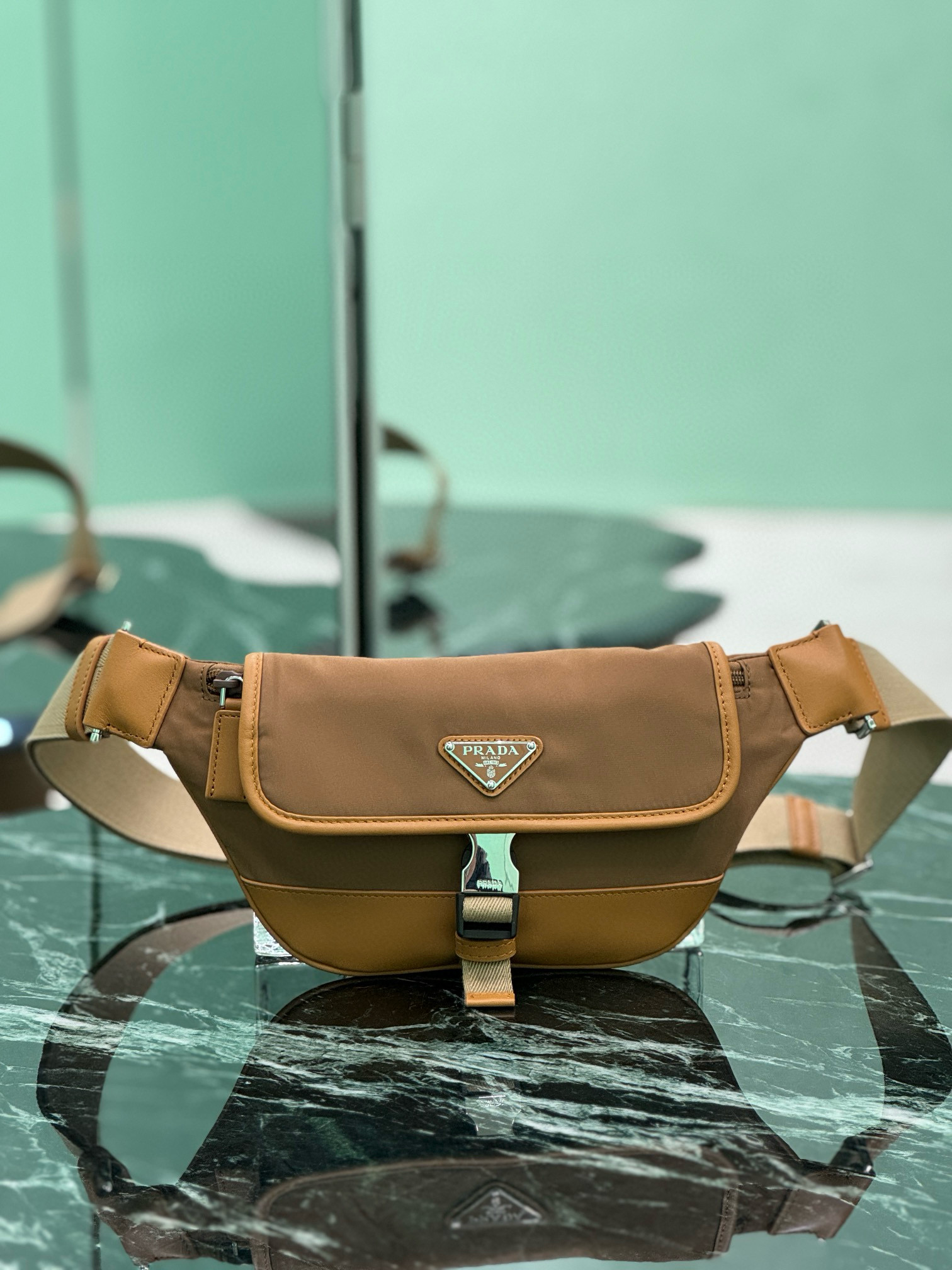 프라다 2vh176 벨트백 힙색 슬링백 허리가방