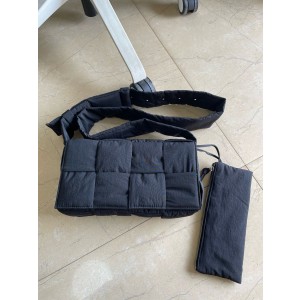 보테가베네타 628951 남녀공용가방