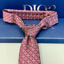디올 넥타이