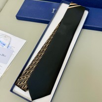 디올 넥타이