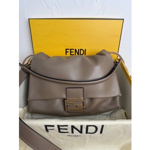 펜디 여자가방 8832