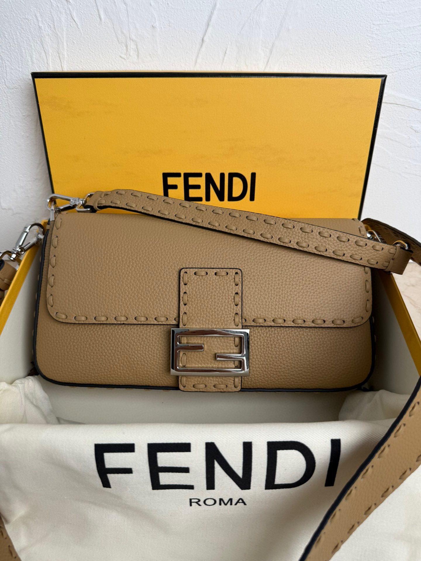 펜디 여자가방 600