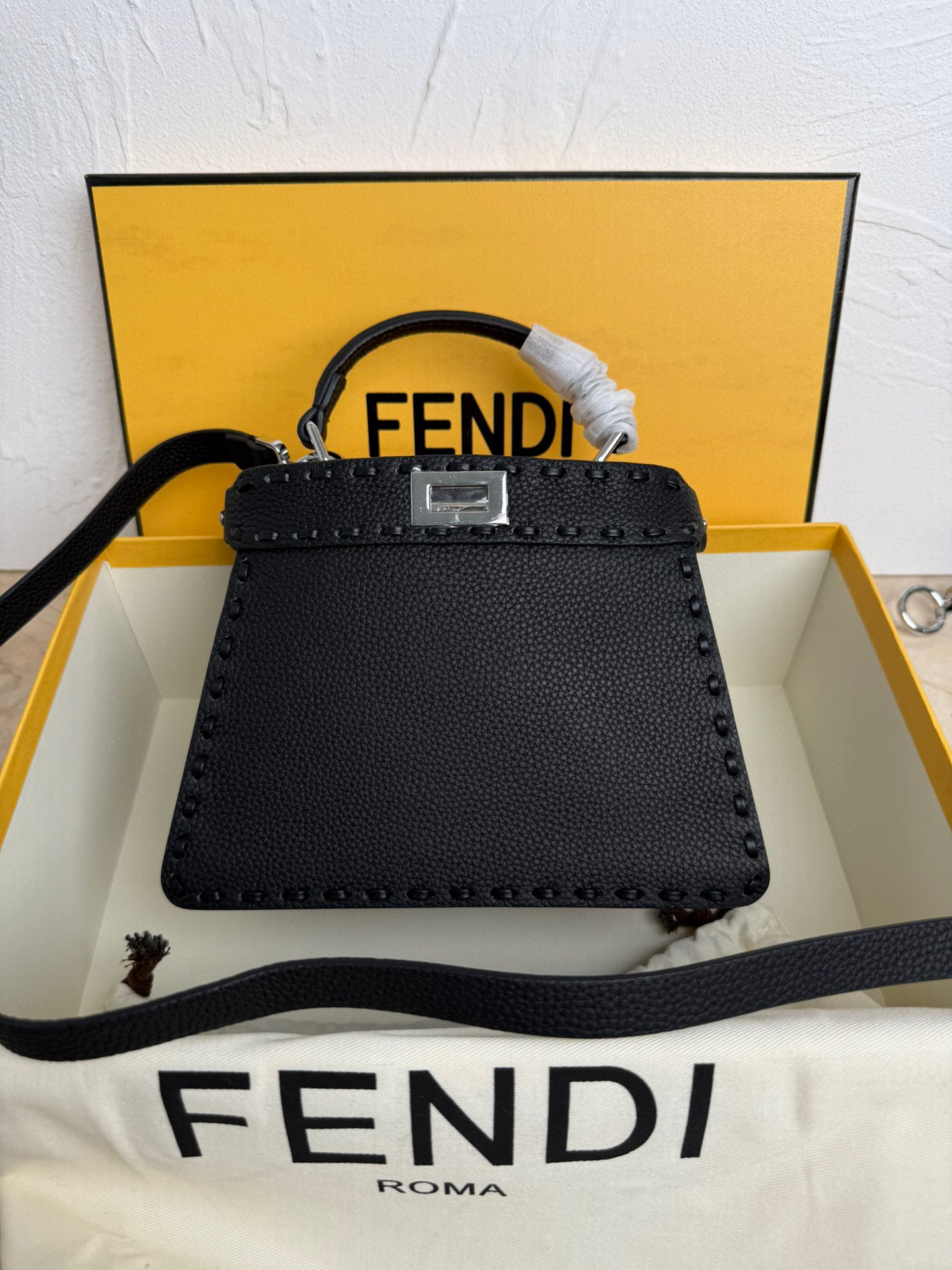 펜디 여자가방 8BN327