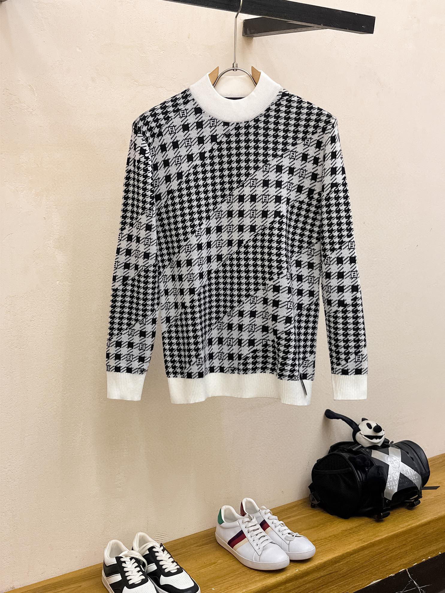 펜디 남자 니트