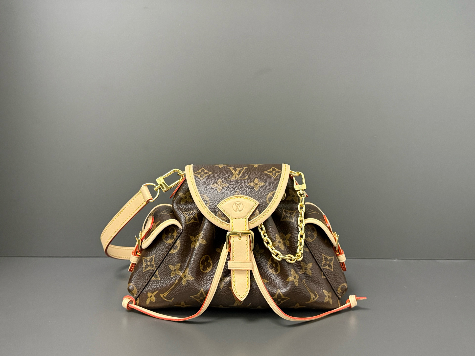 루이비통 M25085 여자가방