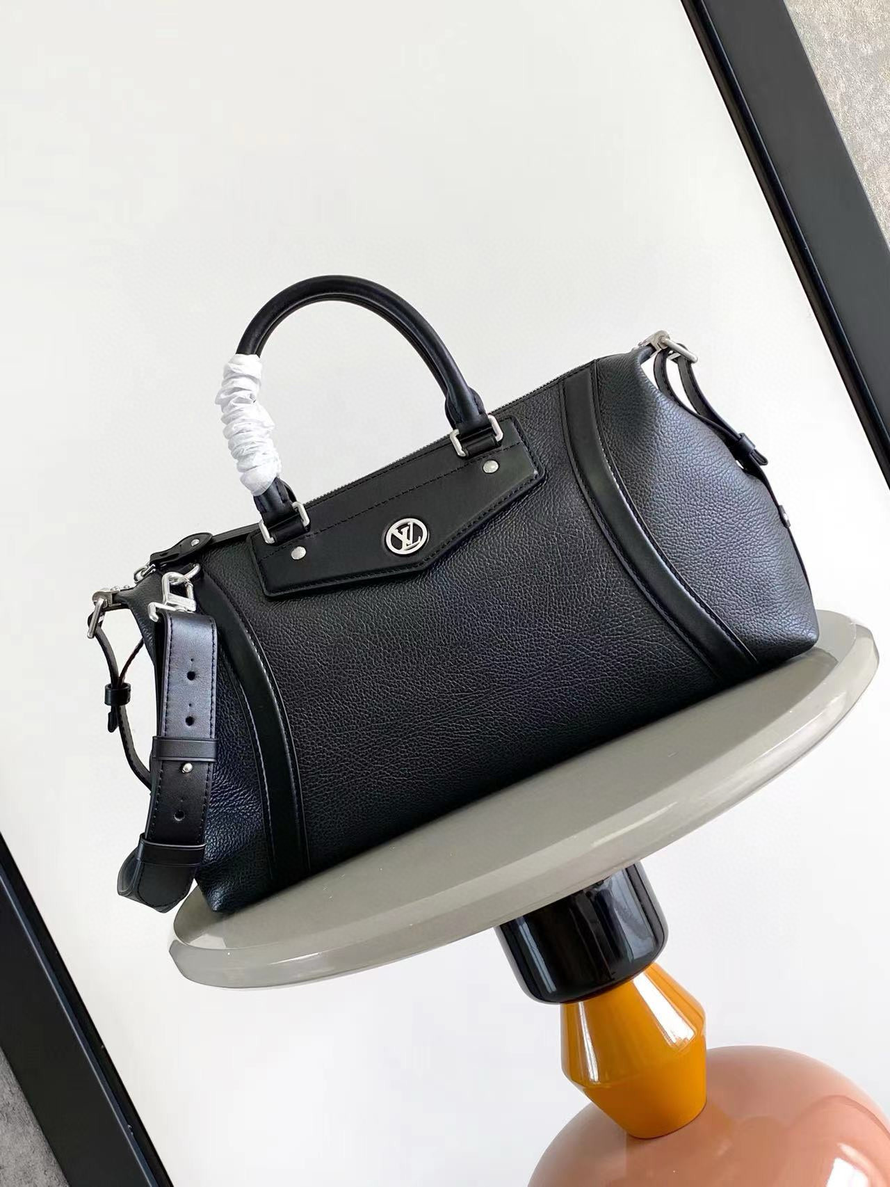 루이비통 M14702 여자가방