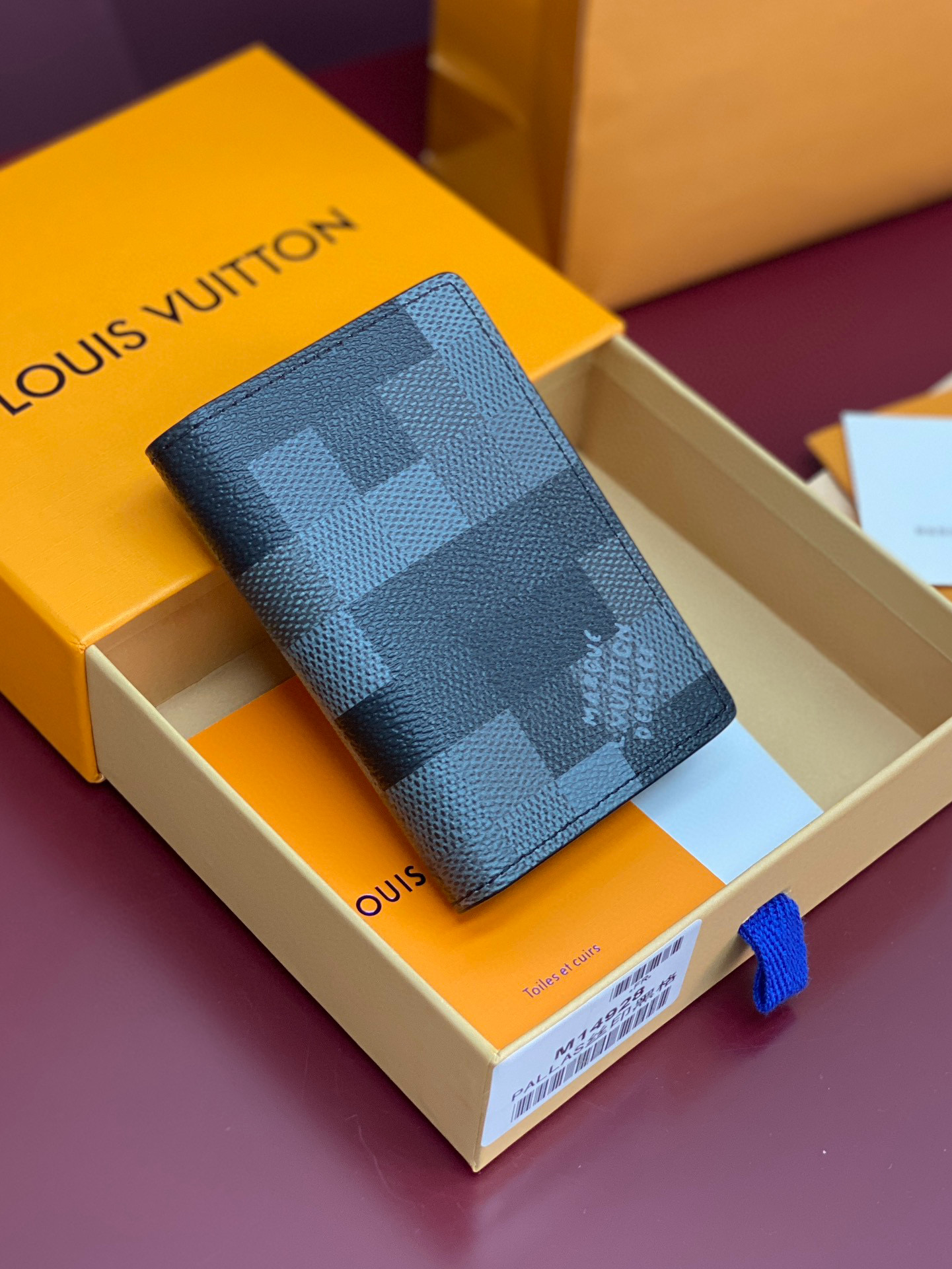루이비통 M14928 카드지갑 머니클립
