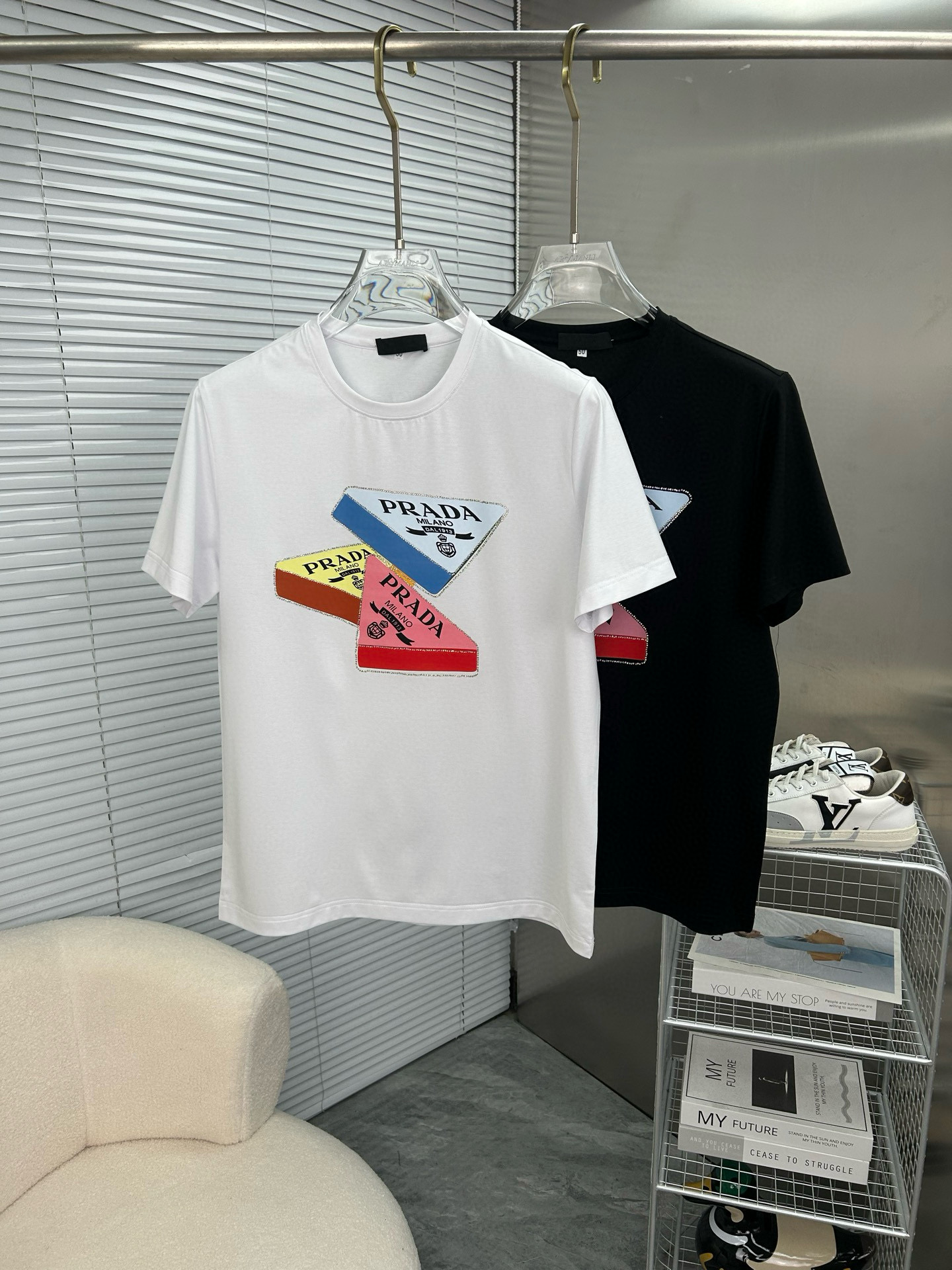 프라다 남자 반팔티 2컬러