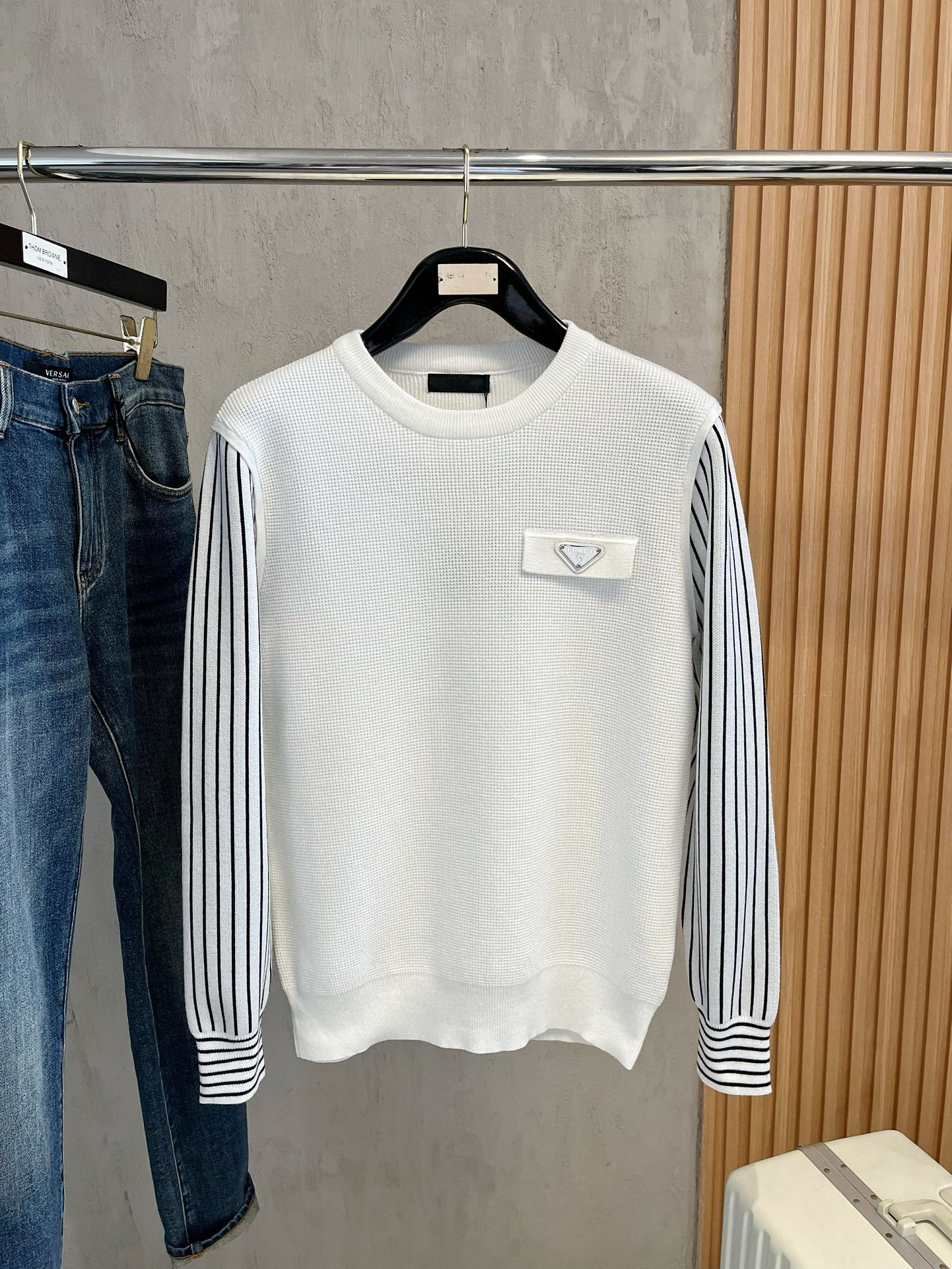 프라다 남자 니트