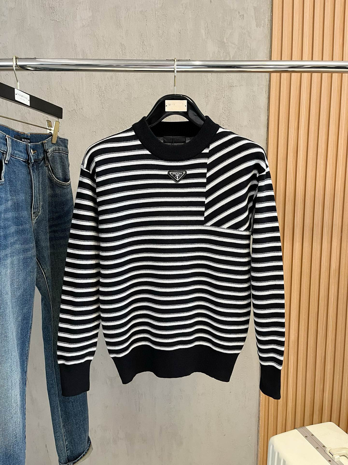 프라다 남자 니트