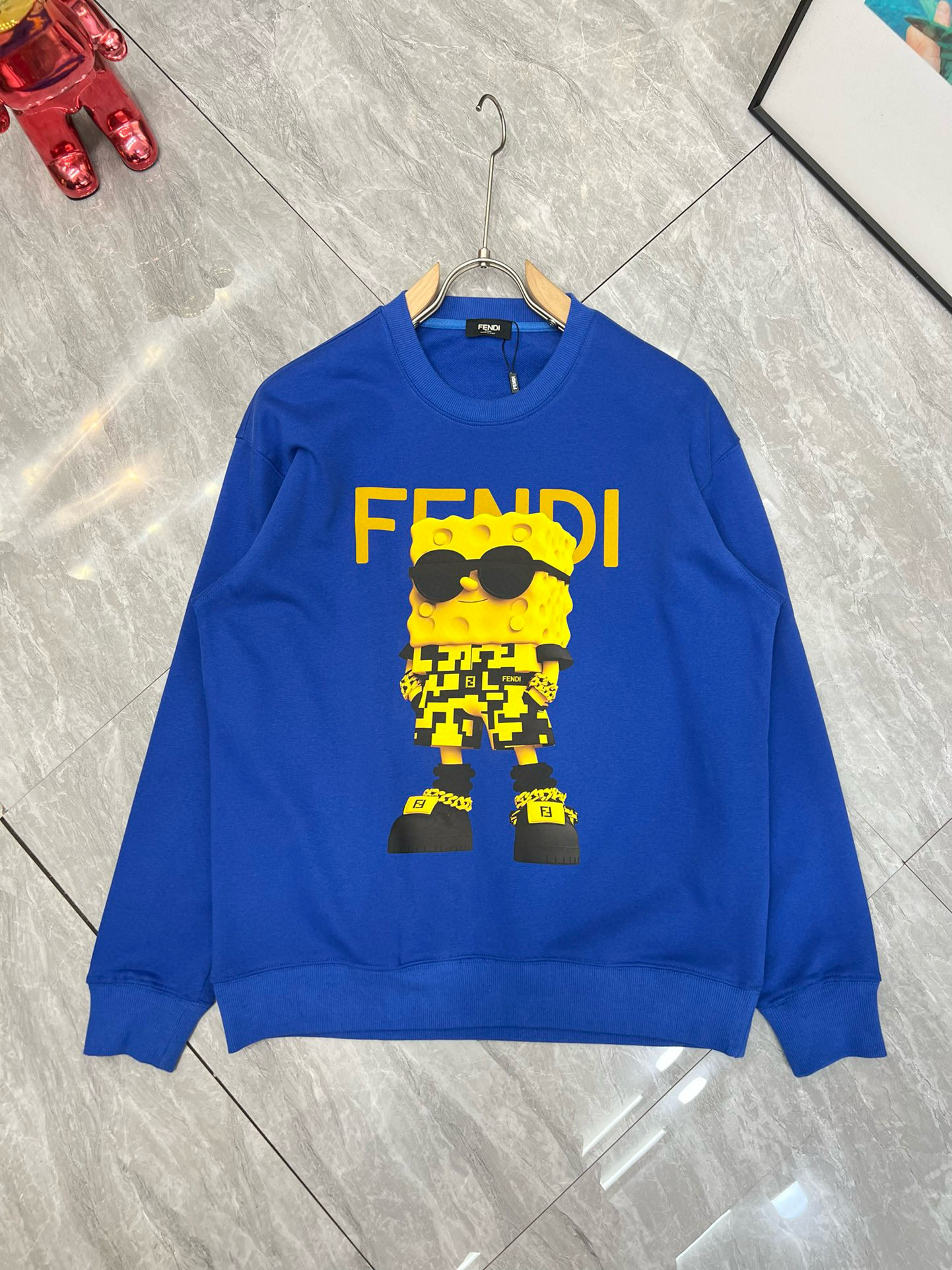 펜디 남자 맨투맨