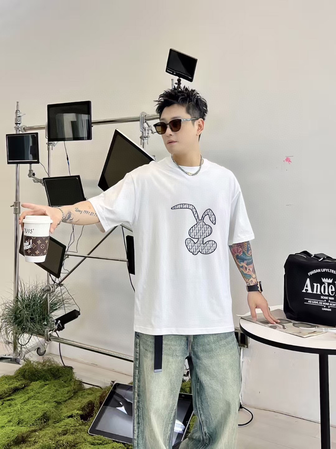 디올 2컬러 남자 반팔티