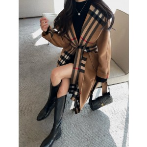 버버리 여자 자켓