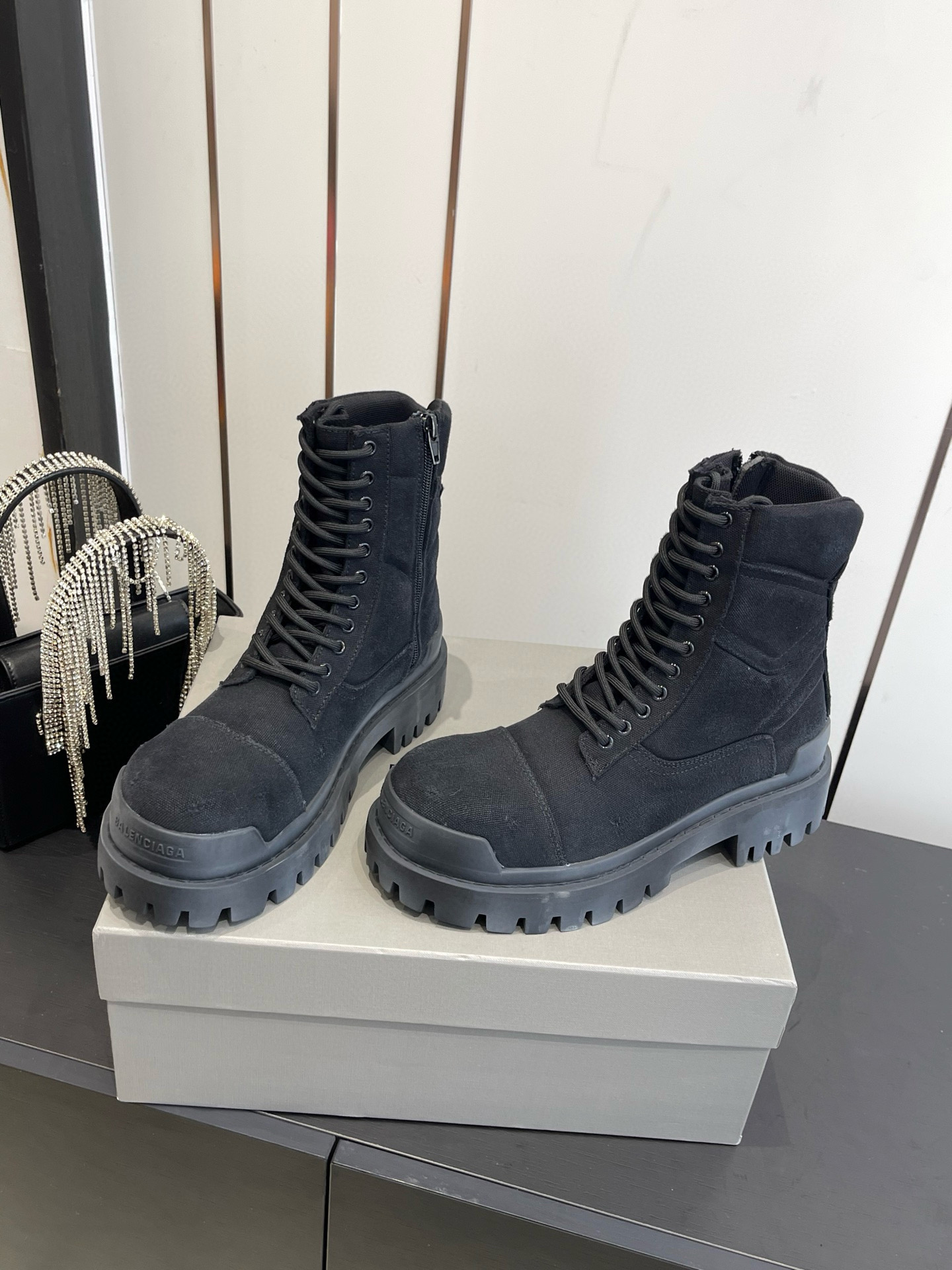 발렌시아가 남여공용 부츠