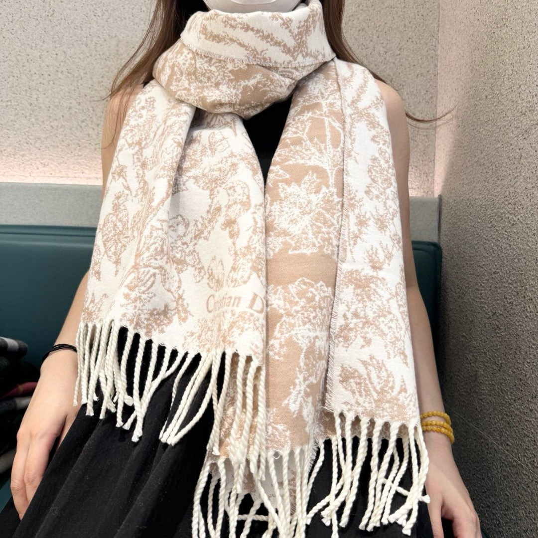 디올 스카프