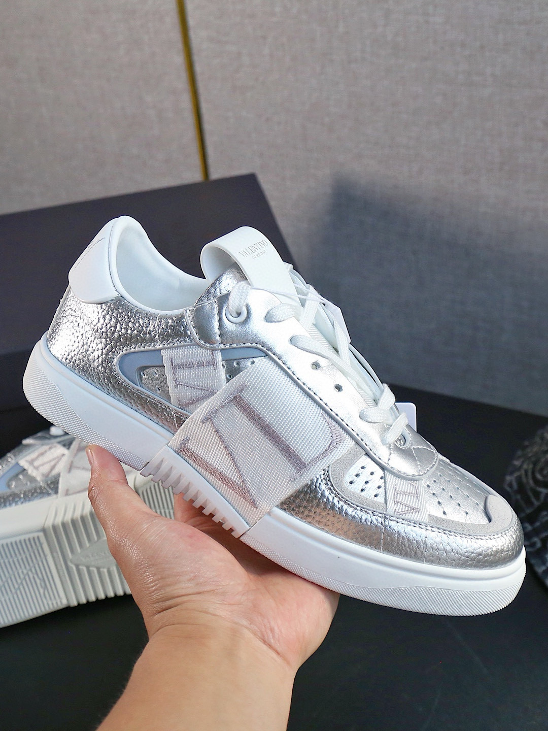 발렌티노 남녀공용 신발 운동화 스니커즈